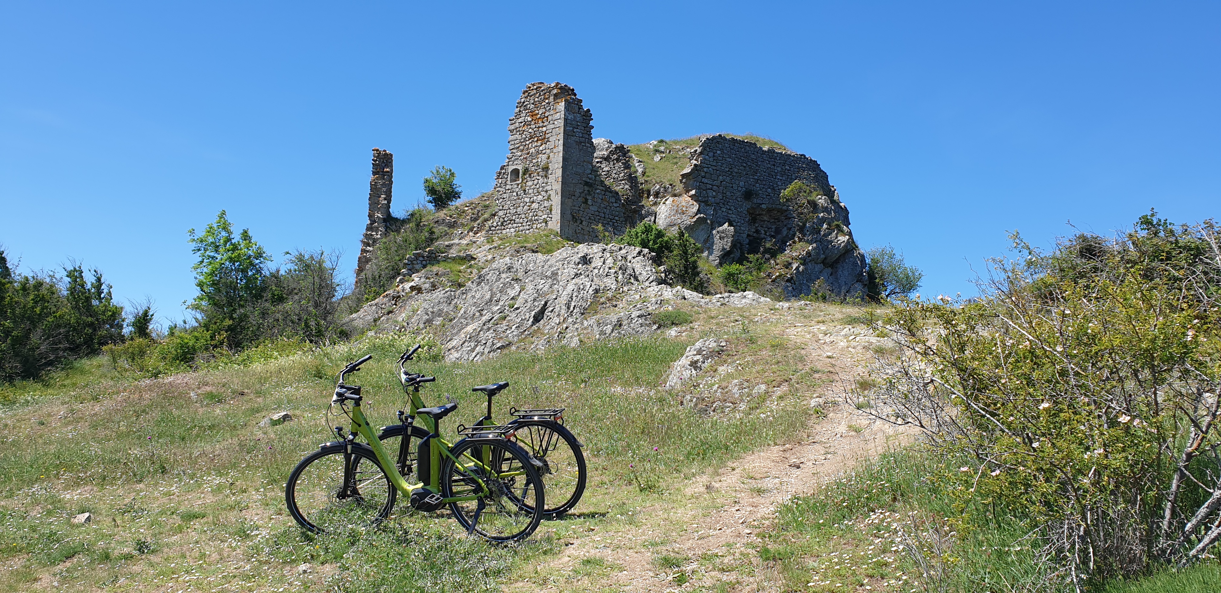 Balade au Château de Pierregourde en vélo électrique